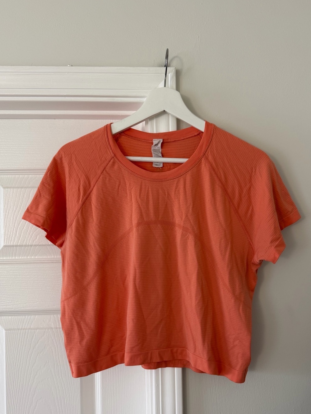 Lululemon swiftly tech short sleeve cropped t-shirt 14